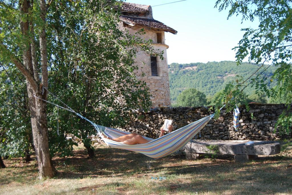 Mas De Garrigue Bed & Breakfast Calvignac Eksteriør bilde